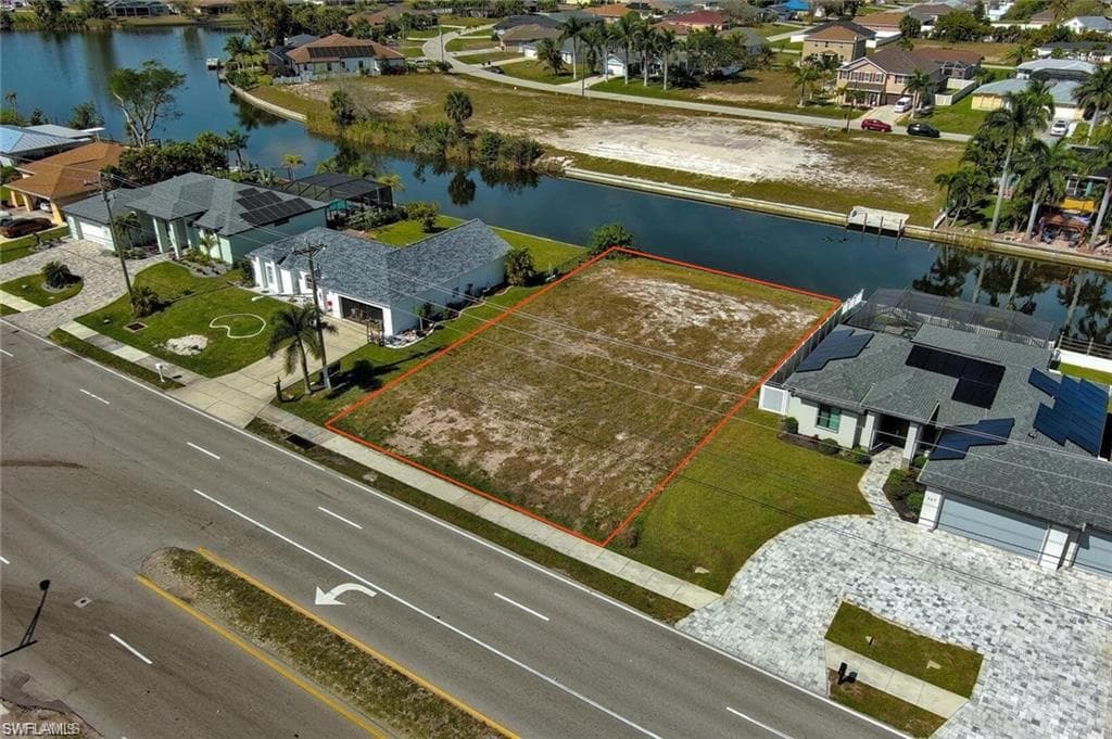 311 Gleason PKWY CAPE CORAL, FL 33914