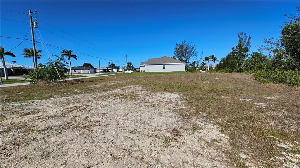1721 NW 20th TER CAPE CORAL, FL 33993
