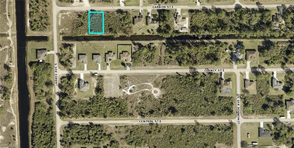 704 Carbon ST E LEHIGH ACRES, FL 33974