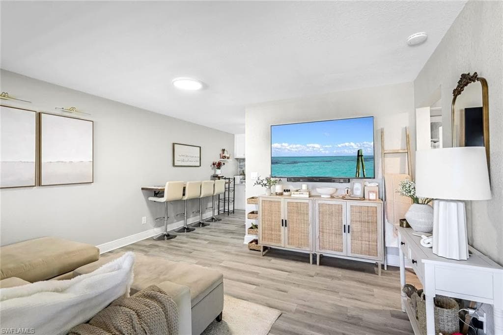202 Cape Coral PKWY W CAPE CORAL, FL 33914