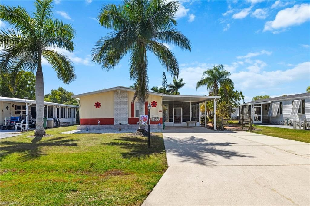 120 Sugar Loaf LN 58 NAPLES, FL 34114