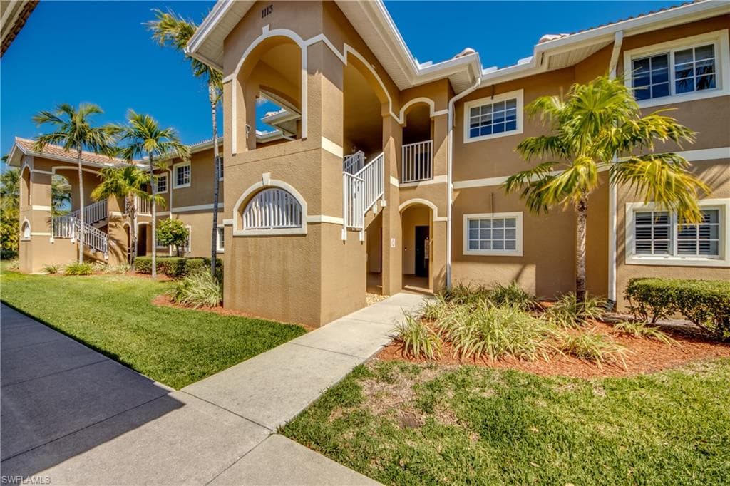 1113 Winding Pines CIR 203 CAPE CORAL, FL 33909