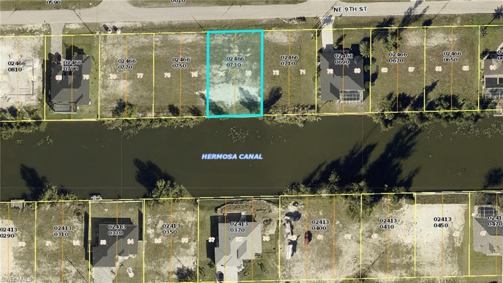 208 NE 9th ST CAPE CORAL, FL 33909