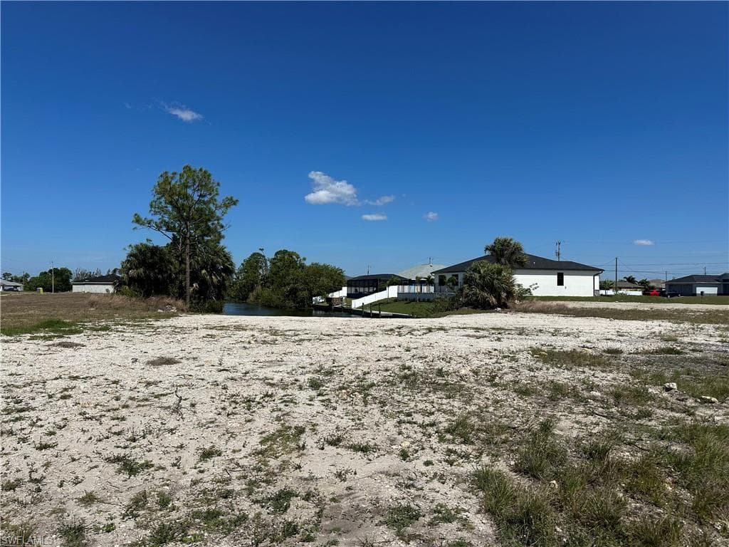 2111 41st ST CAPE CORAL, FL 33909