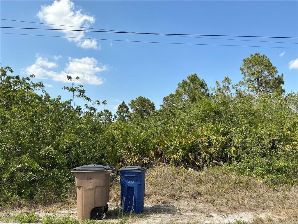 3908 26th ST SW LEHIGH ACRES, FL 33976