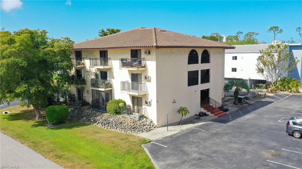 830 Wiggins Pass RD 16 NAPLES, FL 34110