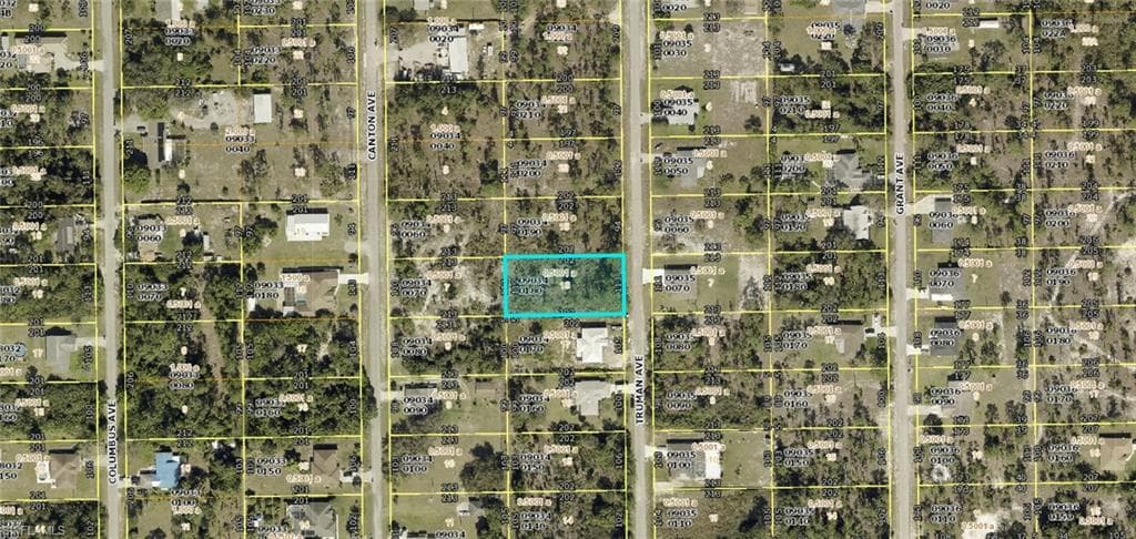 211 Truman AVE LEHIGH ACRES, FL 33936