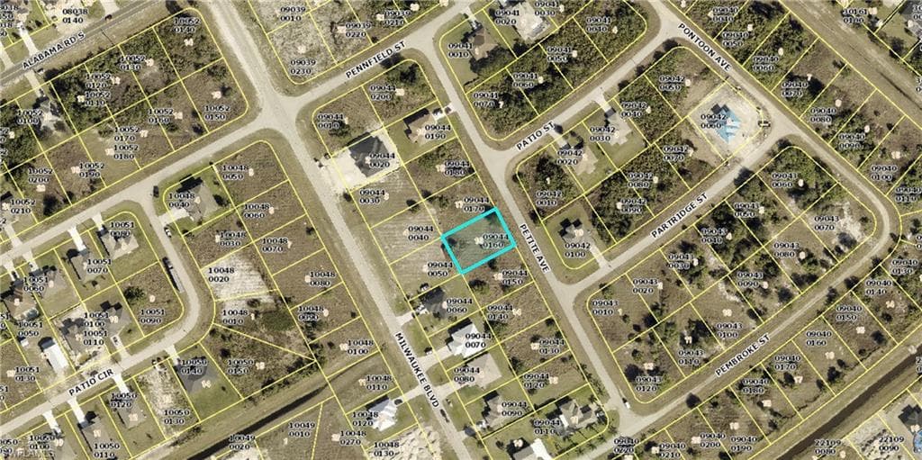 368-368 Petite AVE LEHIGH ACRES, FL 33974