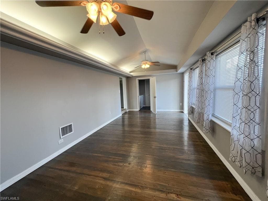 12071 Palm DR FORT MYERS, FL 33908