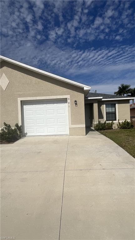 901 Cape Coral PKWY W CAPE CORAL, FL 33914