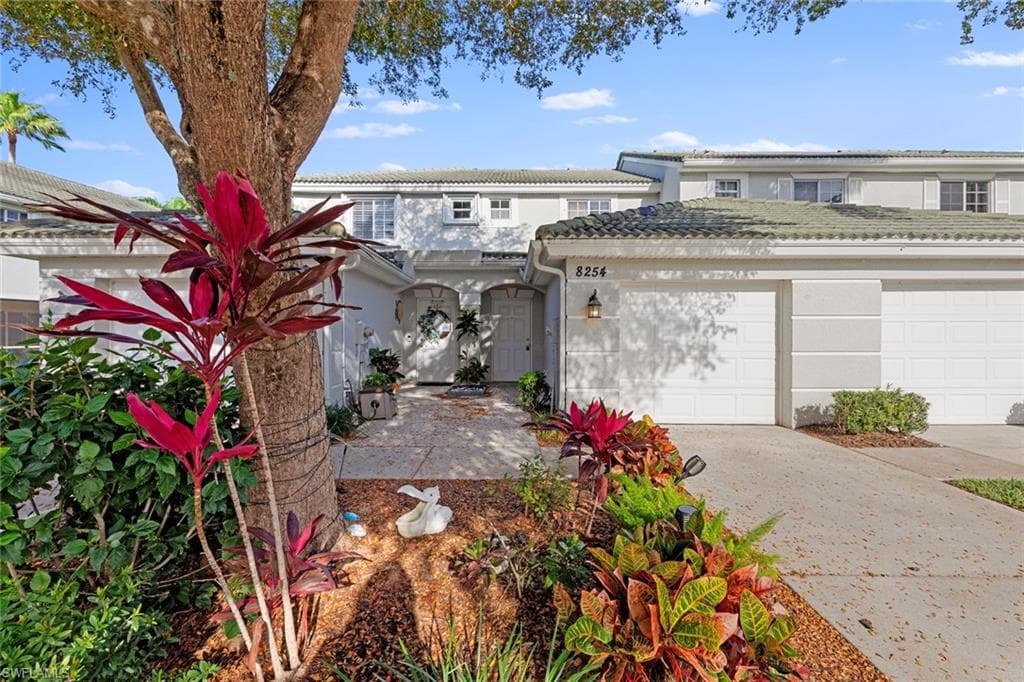 8254 Pacific Beach DR FORT MYERS, FL 33966