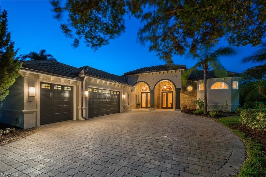 4000 TREADWATER CT NAPLES, FL 34109