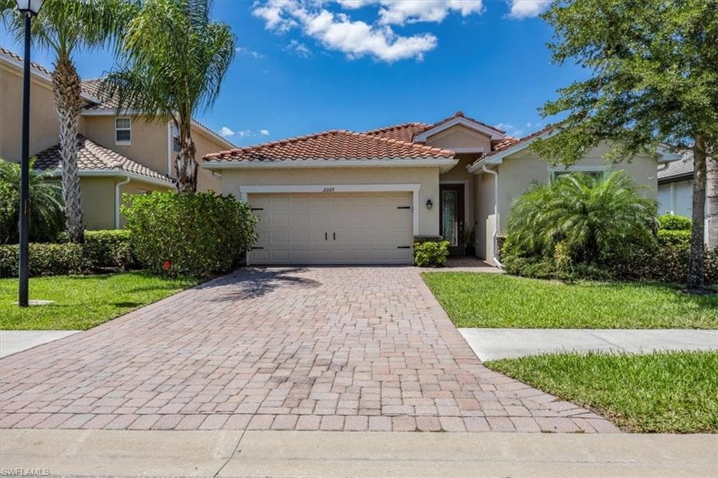 2069 Hamlin ST NAPLES, FL 34120