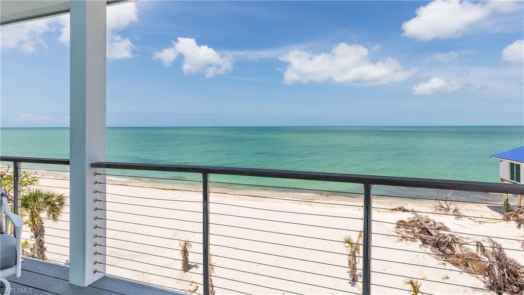 4620 Oro Pesos LN Upper Captiva, FL 33924