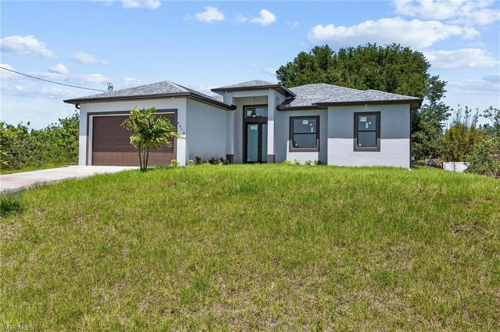 2916 41st ST SW LEHIGH ACRES, FL 33976