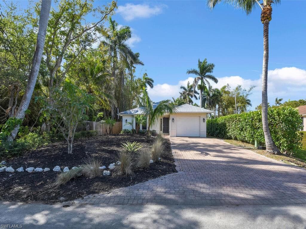 1022 Sperling AVE NAPLES, FL 34103