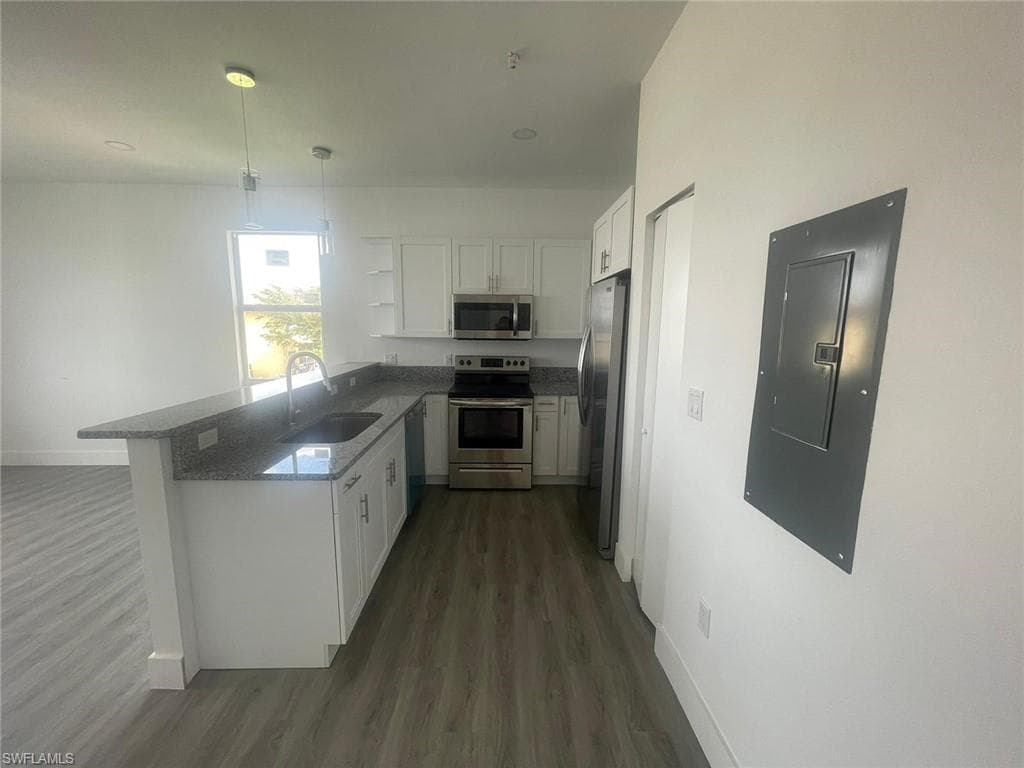 275 SW 4th ST 100 CAPE CORAL, FL 33991