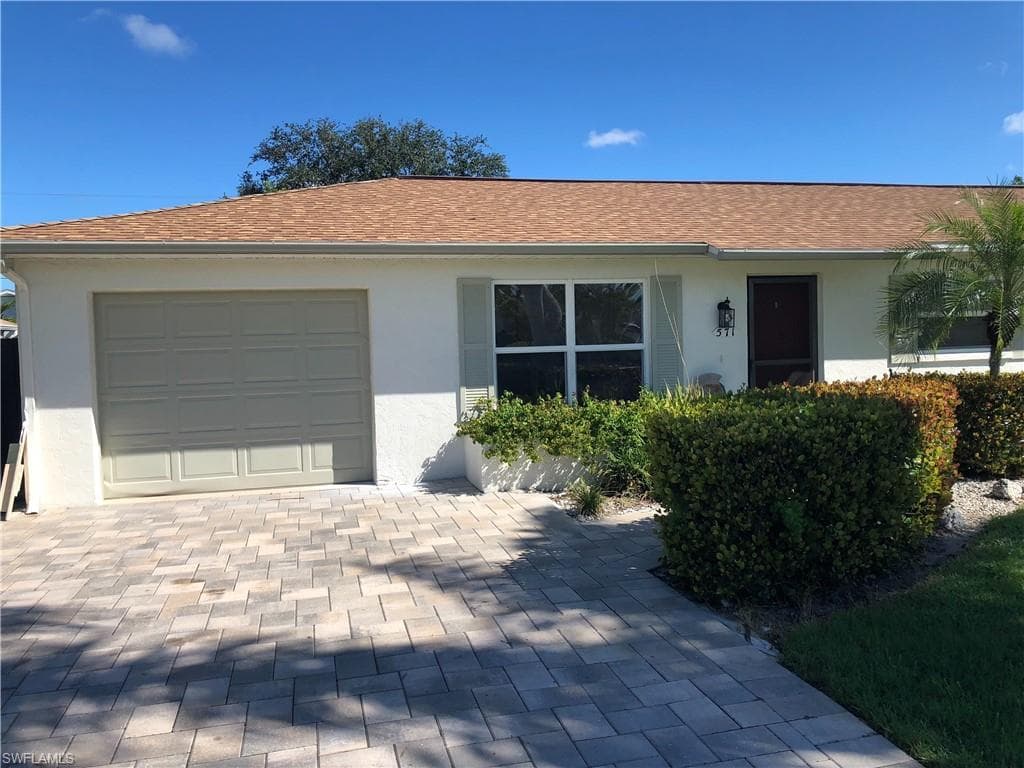 571-575 99th AVE N NAPLES, FL 34108