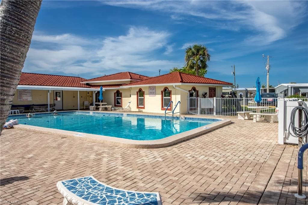 4984 Porky LN ST. JAMES CITY, FL 33956