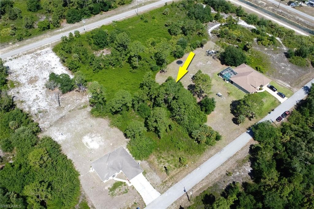 1915 Louis AVE LEHIGH ACRES, FL 33972