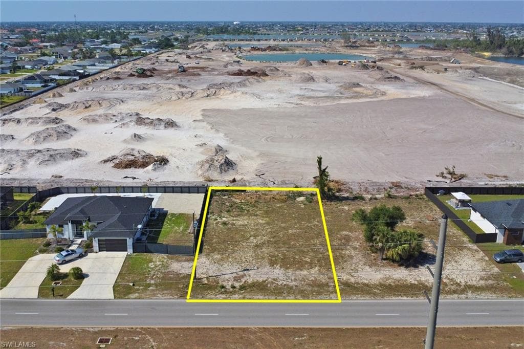 1055 Embers PKWY W CAPE CORAL, FL 33993
