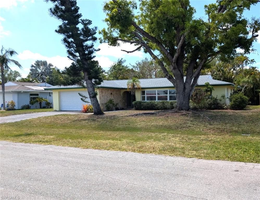1630 Fountainhead RD FORT MYERS, FL 33919