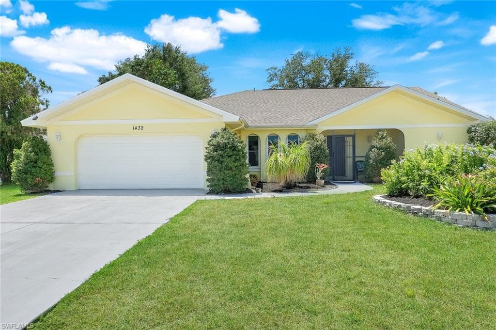 1432 33rd TER CAPE CORAL, FL 33904