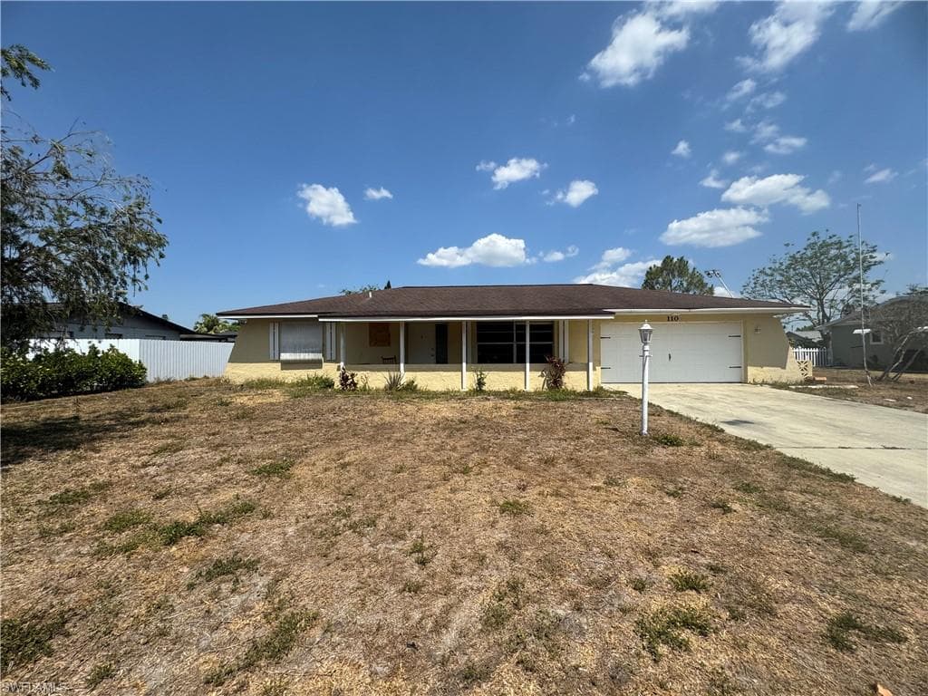 110 Contee DR LEHIGH ACRES, FL 33936