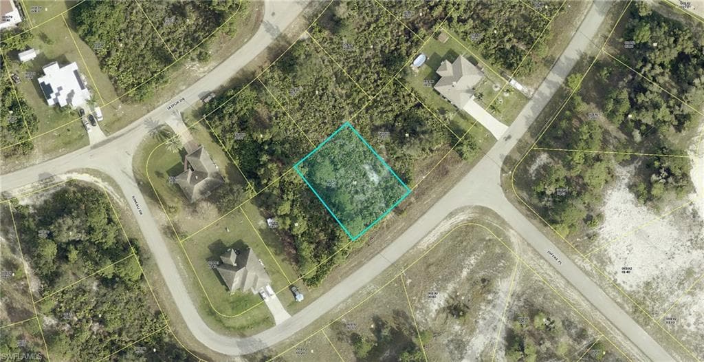 415 Juneau DR LEHIGH ACRES, FL 33974
