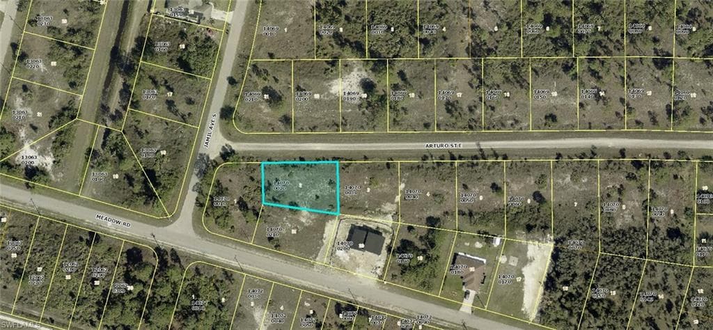 850 Arturo ST E LEHIGH ACRES, FL 33974