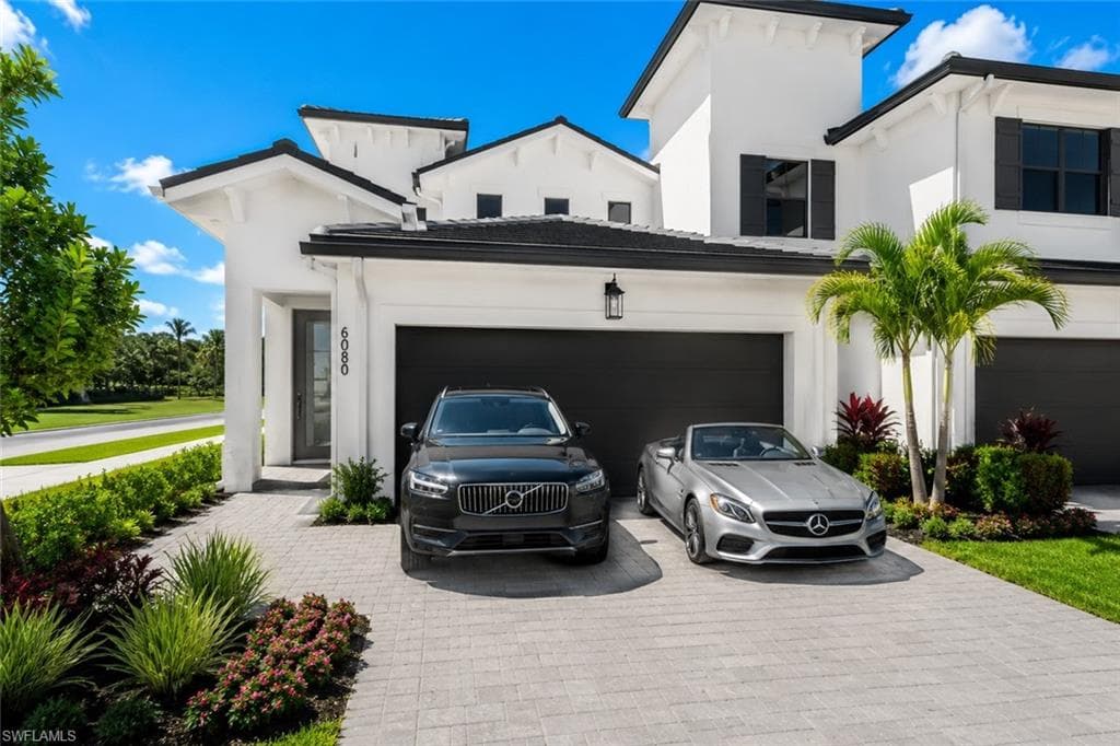 6085 Barbara CIR NAPLES, FL 34112