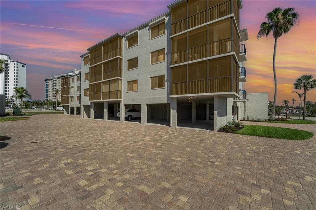 6645 Estero BLVD 101