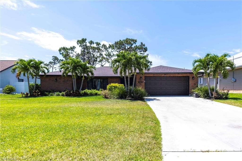 860 18th TER CAPE CORAL, FL 33991