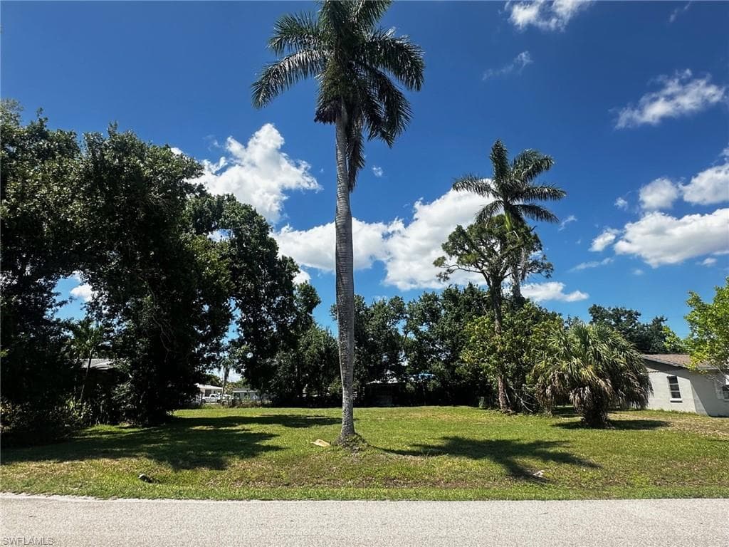 200 Rose ST NORTH FORT MYERS, FL 33903