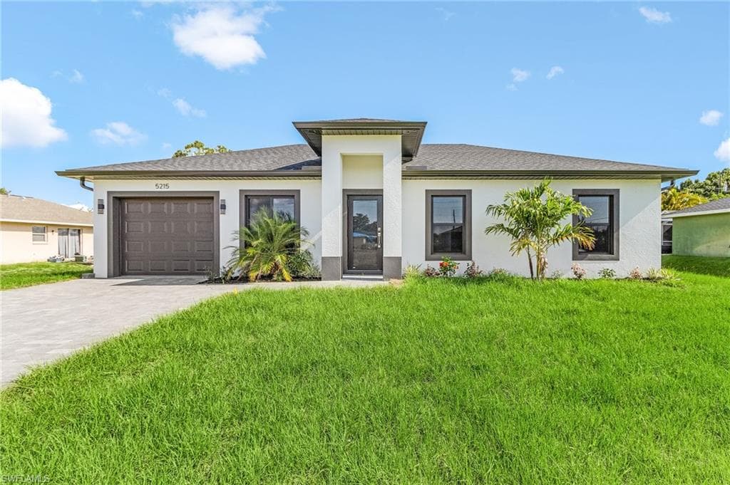 5215 7th ST W LEHIGH ACRES, FL 33971