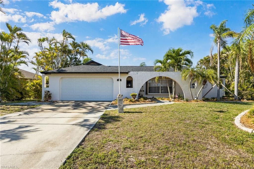 919 SE 34th TER CAPE CORAL, FL 33904