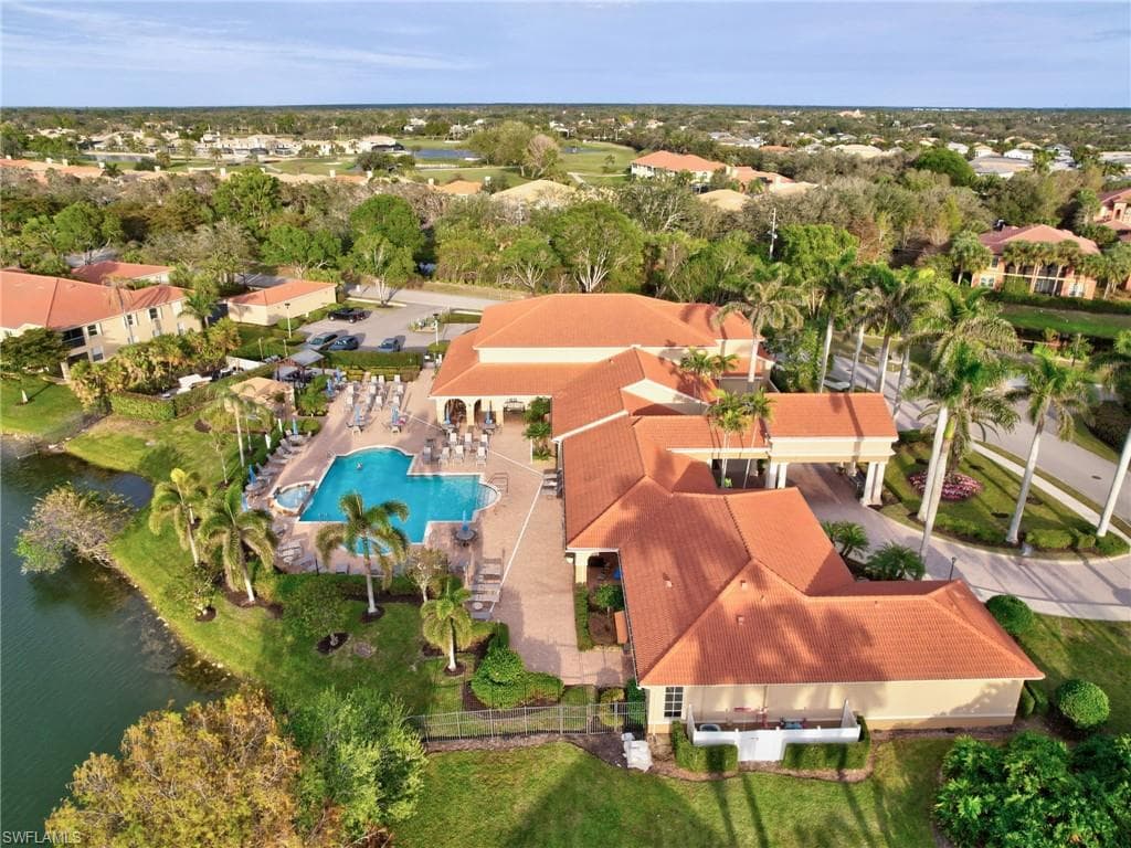 6670 Huntington Lakes CIR 104 NAPLES, FL 34119