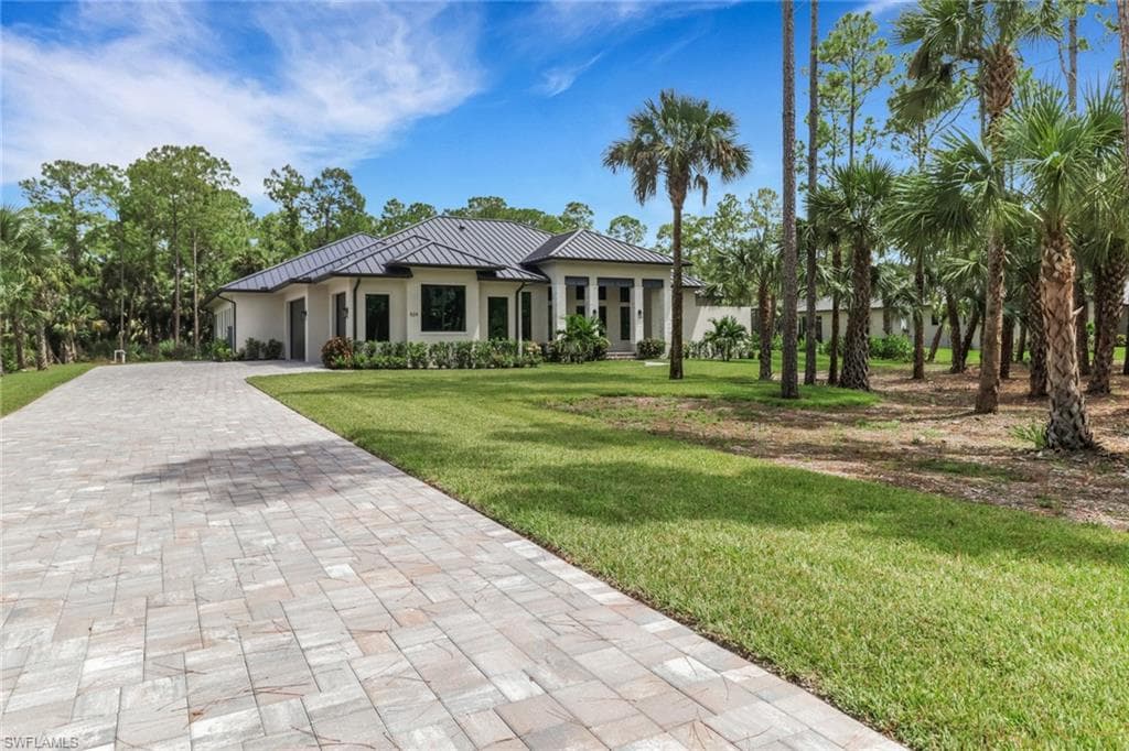 524 13th ST SW NAPLES, FL 34117