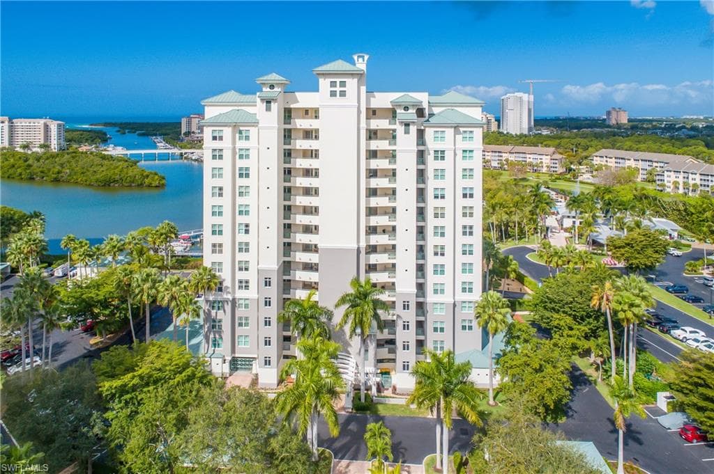 430 Cove Tower DR 501 NAPLES, FL 34110