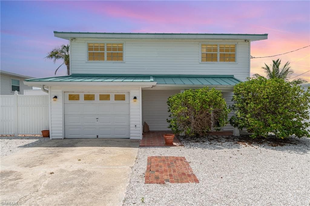 2472 York RD ST. JAMES CITY, FL 33956