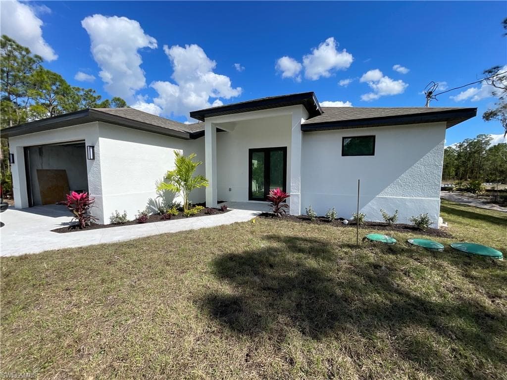 829 Gillian AVE LEHIGH ACRES, FL 33974