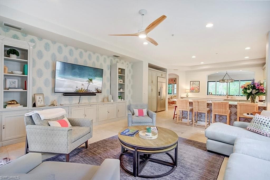 2855 Tiburon BLVD E 102 NAPLES, FL 34109
