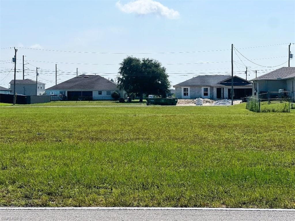 2713 Santa Barbara BLVD N CAPE CORAL, FL 33993