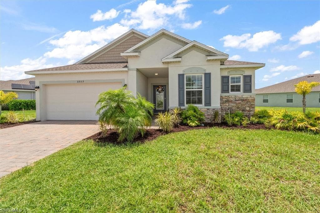 8959 Cascade Price CIR NORTH FORT MYERS, FL 33917