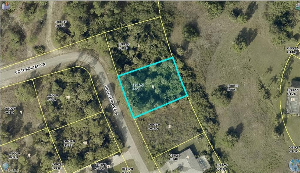 621/623 Creuset AVE S LEHIGH ACRES, FL 33974