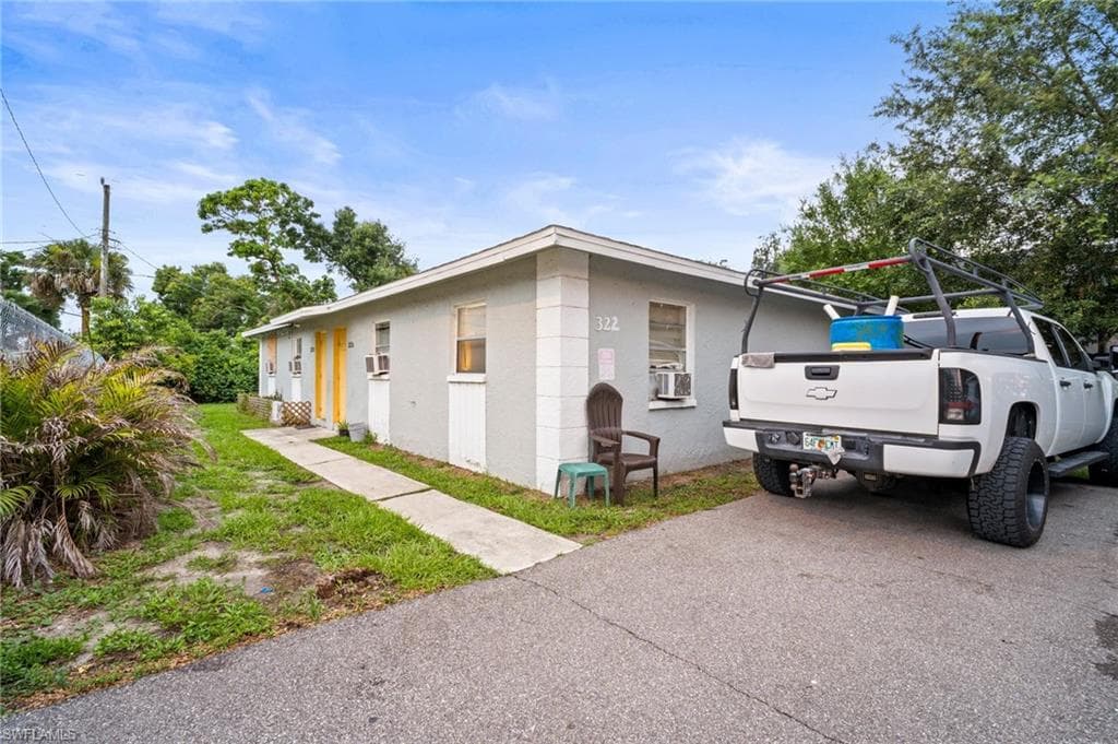 322 louise AVE FORT MYERS, FL 33916