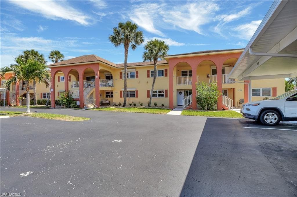 360 Charlemagne BLVD D105 NAPLES, FL 34112