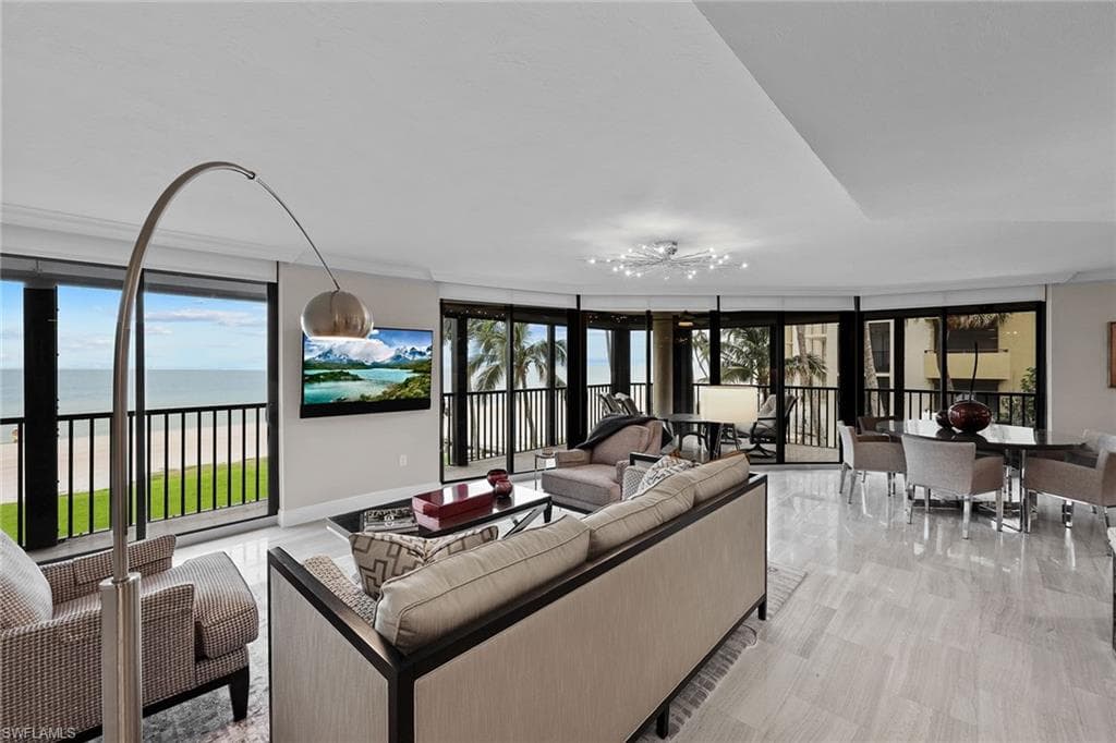 9653 Gulf Shore DR 203 NAPLES, FL 34108