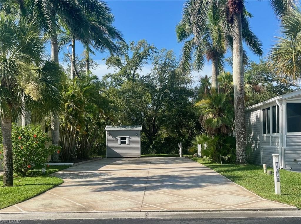 1558 Diamond Lake CIR NAPLES, FL 34114
