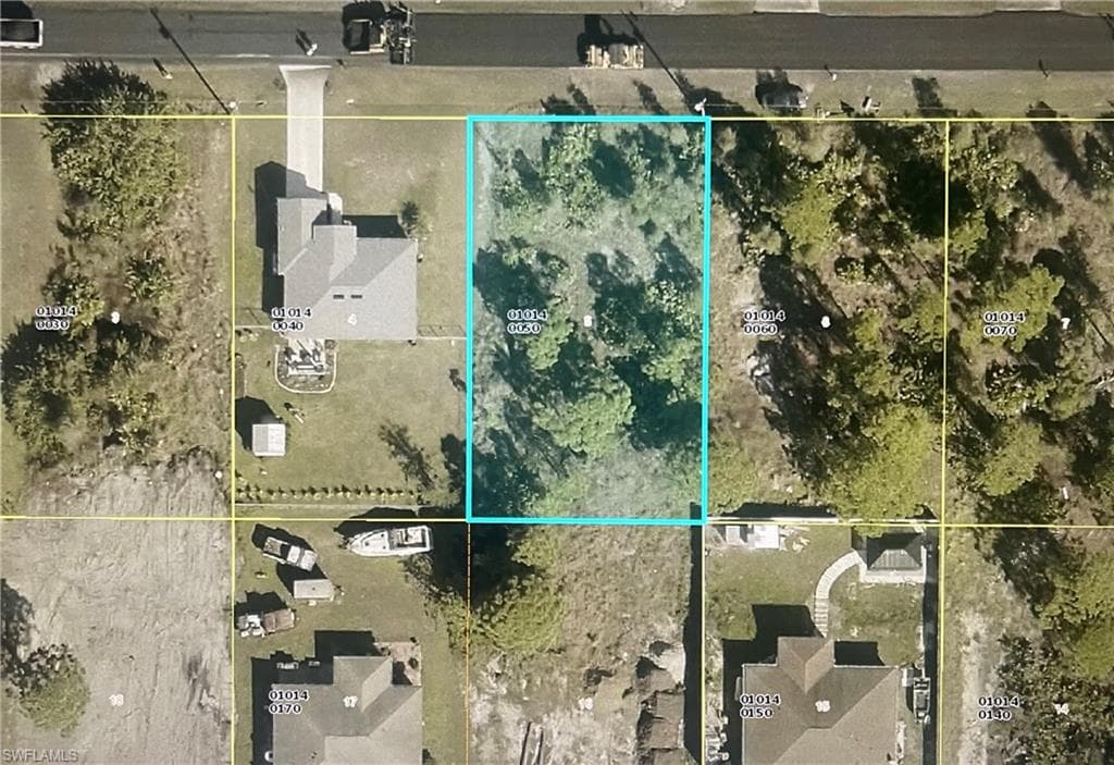 2911 43rd ST W LEHIGH ACRES, FL 33971
